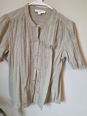 Downeast Lightweight Textured Button-Up in Sage